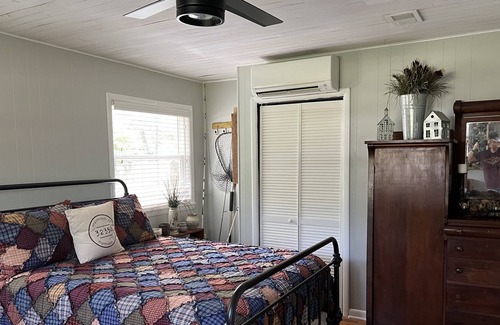 Sopchoppy Cottage | Nature Lovers Riverfront Retreat w/ private boat launch and large outdoor space