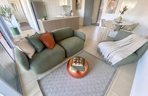 South Townsville Apartment | Nature Meets City on Mint