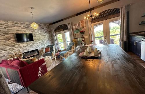 Creola House | Nature Mystique Retreat 3 Bedroom Moroccan Cabin