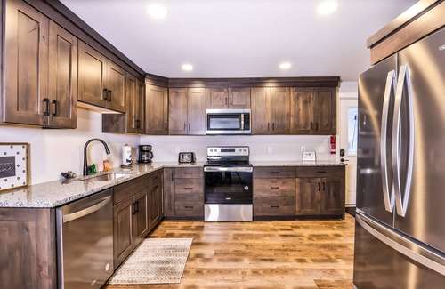Manitowish Waters Cabin | Nature retreat & cabin on snowmobile trails with firepit - dogs ok