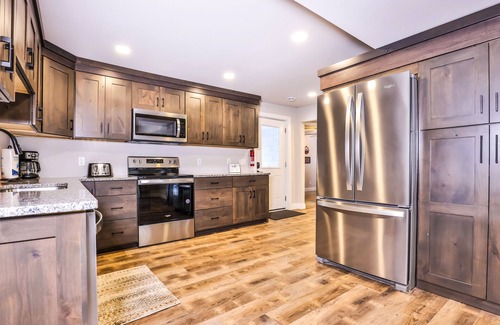 Manitowish Waters Cabin | Nature retreat & cabin on snowmobile trails with firepit - dogs ok