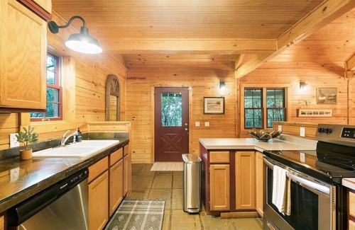 Eureka Springs House | Nature Retreat-Explore 8 Acres-Private Getaway