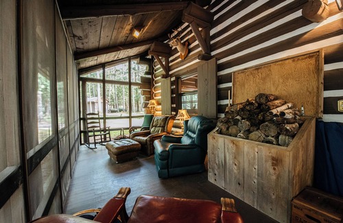 Mayfield House | Nature's Beauty Loft Forks River Lodge