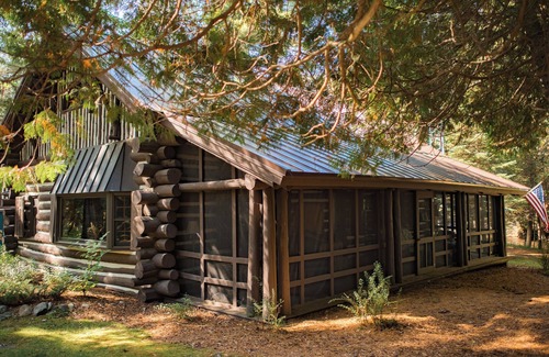 Mayfield House | Nature's Beauty Loft Forks River Lodge