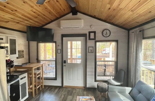 Jacksons' Gap Cabin | Nature’s Cove Cabin B-kayaks/fire pit/pet friendly