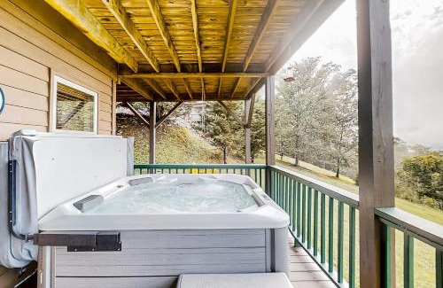 Murphy House | Nature's Embrace Cabin