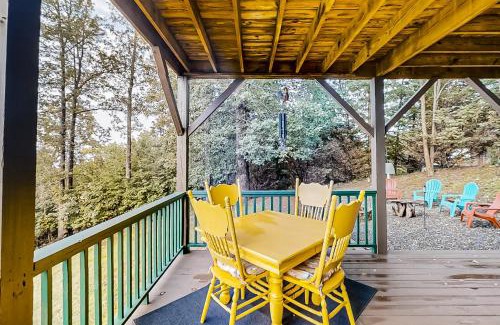 Murphy House | Nature's Embrace Cabin