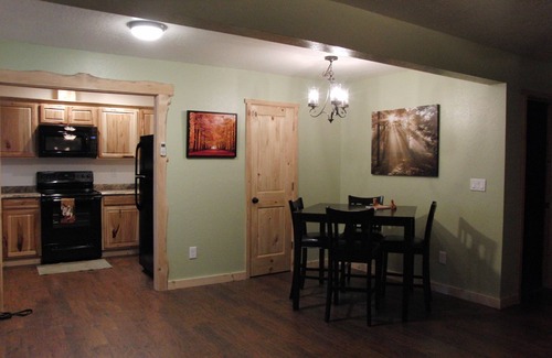 Oakhurst House | Nature's Riverside In a tranquil setting by the River *Private Hot Tub
