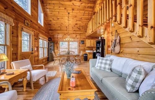 Morganton Cabin | Nature's Whisper- View, hot tub, fire pit, private