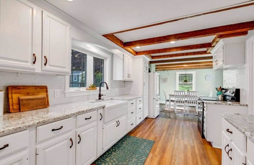 Steelville House | Nature Vacation Destination! - Hot Tub and Sauna