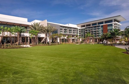 Florida Central Atlantic Coast House | Nature View – King Room at Conrad Orlando! Pool, Watersport Activities!