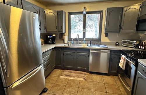 Wilmington House | Nature’s Nest located in the heart of Wilmington, 5 minutes from Whiteface Mt.!