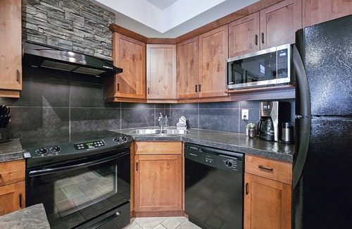 East Kootenay Condo | Natures Retreat - Pool & Hot Tub - Spacious Patio