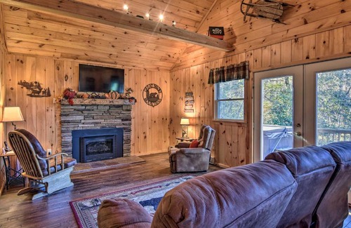 Whittier House | Natures Retreat with Hot Tub 7 Mi to Bryson City