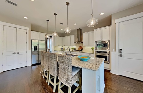 Santa Rosa Beach House | Naturewalk - "Pines and Palmettos" - Sleeps 10 - 6 Seat Golf Cart Included!