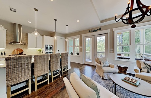 Santa Rosa Beach House | Naturewalk - "Pines and Palmettos" - Sleeps 10 - 6 Seat Golf Cart Included!