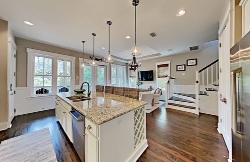 Santa Rosa Beach House | Naturewalk - "Pines and Palmettos" - Sleeps 10 - 6 Seat Golf Cart Included!