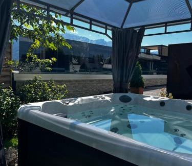 Ladis Apartment | NATURLODGE LADIS ehemals Alpenlodge Alexander inklusive Sommer Bergbahnticket