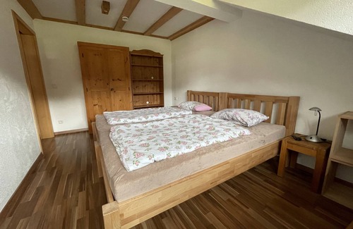 Blaichach House | Naturnahe und Helle Dachgeschosswohnung mit Großem Balkon in Gunzesried-säge