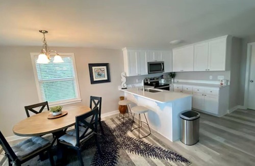 Colington Apartment | Nauti Buoys 2BDRM 2Bath APT,Kitchen,Living,Dining,Office,5 min to beach,walkable