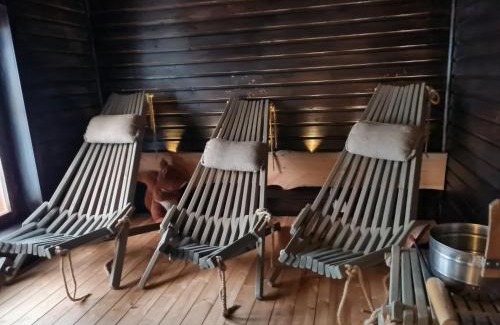 Sotkamo House | Nauti luonnon rauhasta Jataniemen Uittotuvassa.