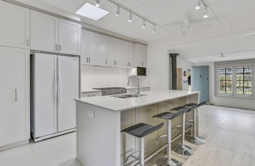 Eden House | Nautical Hideaway - 4 bedroom historic charm