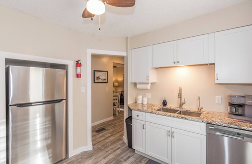 Crosby Apartment | NAUTICAL NOOK - Terrific 2-bedroom apartment with AC in charming Crosby