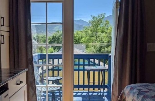 Colorado Springs Apartment | Nautical Nook at Captain's Cove, Located in the heart of Old Colorado City