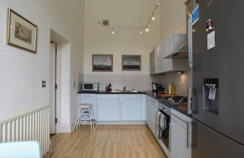 Gosport Condo | Naval Officers Quarters *2 Bed Apt* Gosport Marina