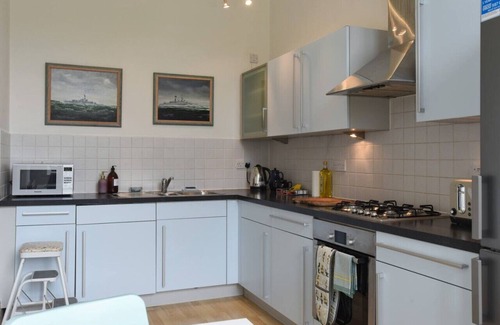 Gosport Condo | Naval Officers Quarters *2 Bed Apt* Gosport Marina