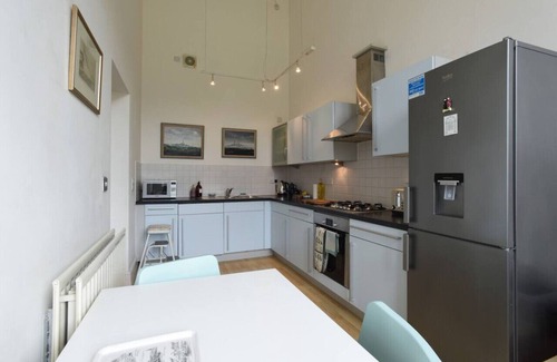 Gosport Condo | Naval Officers Quarters *2 Bed Apt* Gosport Marina