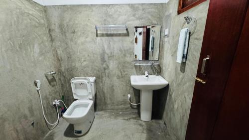 Manmunai North House | Naval Paradise Villa and Holiday Home