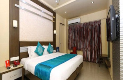 RS Puram Hotel | Navaratna Delight