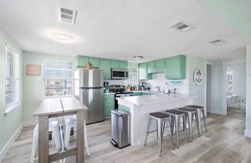 Galveston House | Navarro - Coconut Cottage