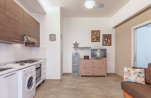 Giardini Naxos Apartment | Naxos Bay Flat with Terrace 50 meters from the Sea