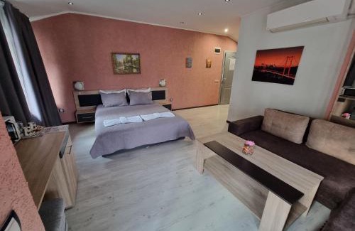 Madan Hotel | NAYS