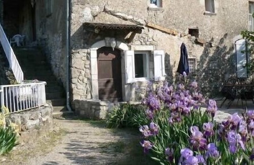 Lasalle Apartment | near Anduze: apartment in farmhouse with swimming pool