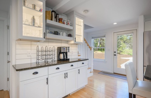 Wellfleet House | Near bay, ocean and Ponds and bike trail Cent AC, Screen Room and linens