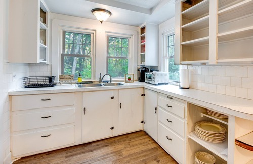 Wells Cottage | Near Beach: Coastal Maine Getaway w/Yard