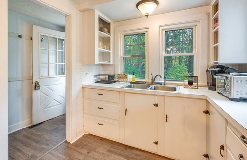 Wells Cottage | Near Beach: Coastal Maine Getaway w/Yard