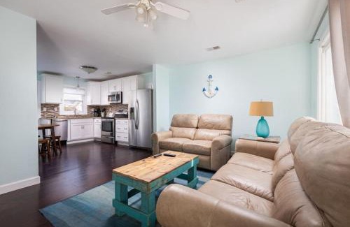 Colington House | Near Beach Dining & Shops Private Hot Tub