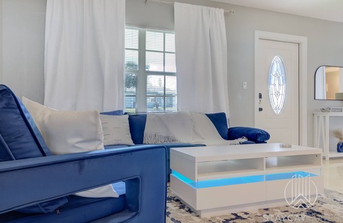 River Park House | Near Beaches★KING Bed★Fast WiFi★Fire Pit★Game Room★45% discount 28 day stay