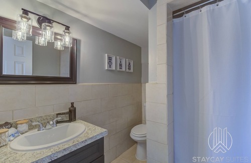 River Park House | Near Beaches★KING Bed★Fast WiFi★Fire Pit★Game Room★45% discount 28 day stay