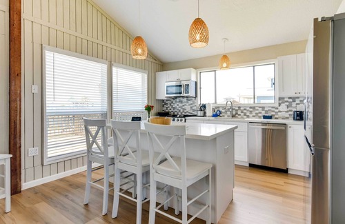 San Luis House | Near Boat Ramp: Home w/Deck & Grill in Freeport