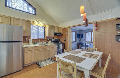 East Stroudsburg House | Near Bushkill Falls: Poconos Family Getaway!