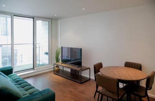 Docklands Apartment | near Canary Wharf London O2 Arena Apartment