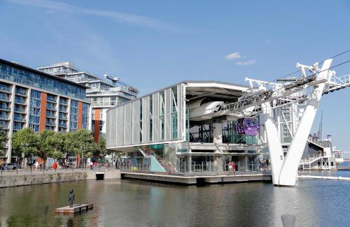 Docklands Apartment | near Canary Wharf London O2 Arena Apartment
