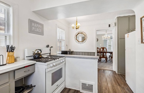 Cleveland Apartment | Near CLE Clinic, UH & Case Western