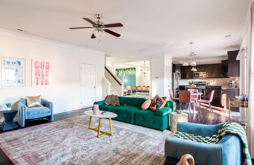 Steele Creek House | Near CLT Airport - 4BD - Backyard - Balcony