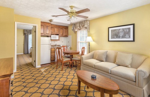 Williamsburg Resort | Near Coloinal Williamsburg - Patriots' Place - 2 bedroom deluxe lockoff
